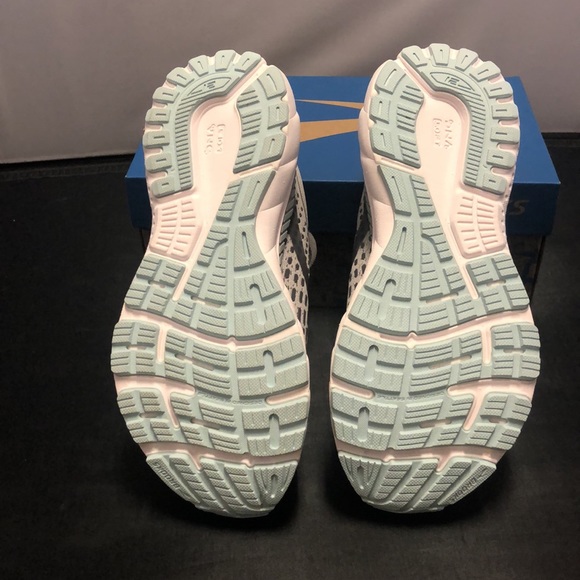 Brooks Adrenaline GTS 21 NIB multiple sizes and width - Picture 3 of 3